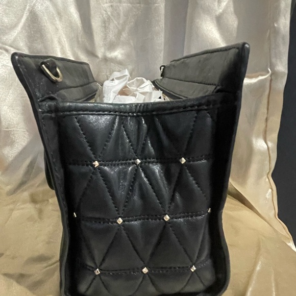 EUC Michael Kors Quilted Gold Studded Medium Messenger Bag! - Picture 3 of 7